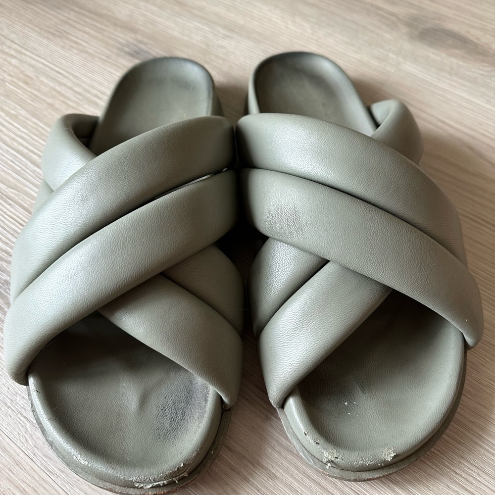 Anine Bing Lizzie slides